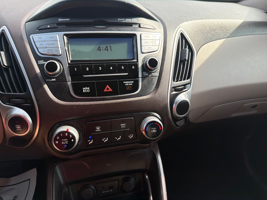 2012 Hyundai Tucson Image 15