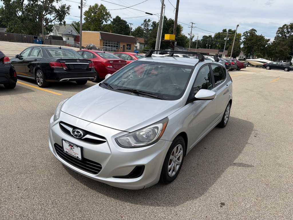 2012 Hyundai Accent Image 4