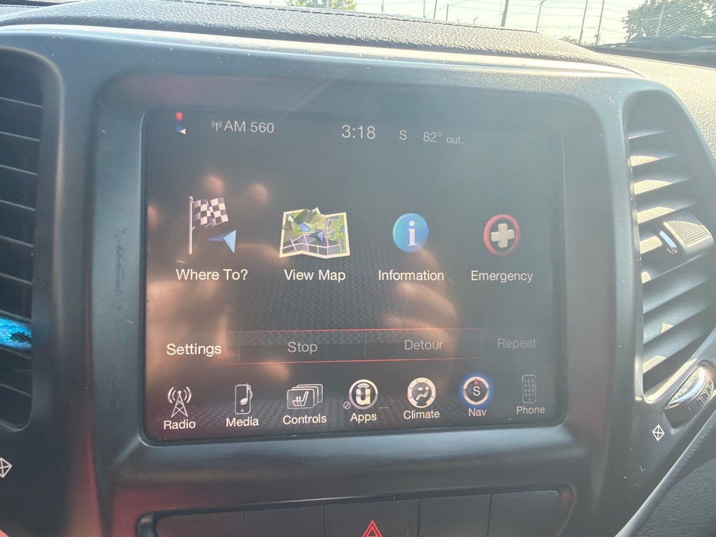 2014 Jeep Cherokee Image 21