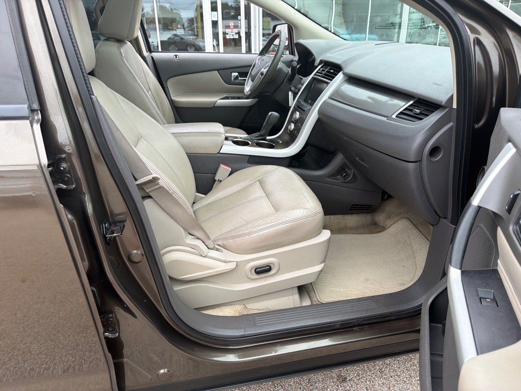2011 Ford Edge Image 9