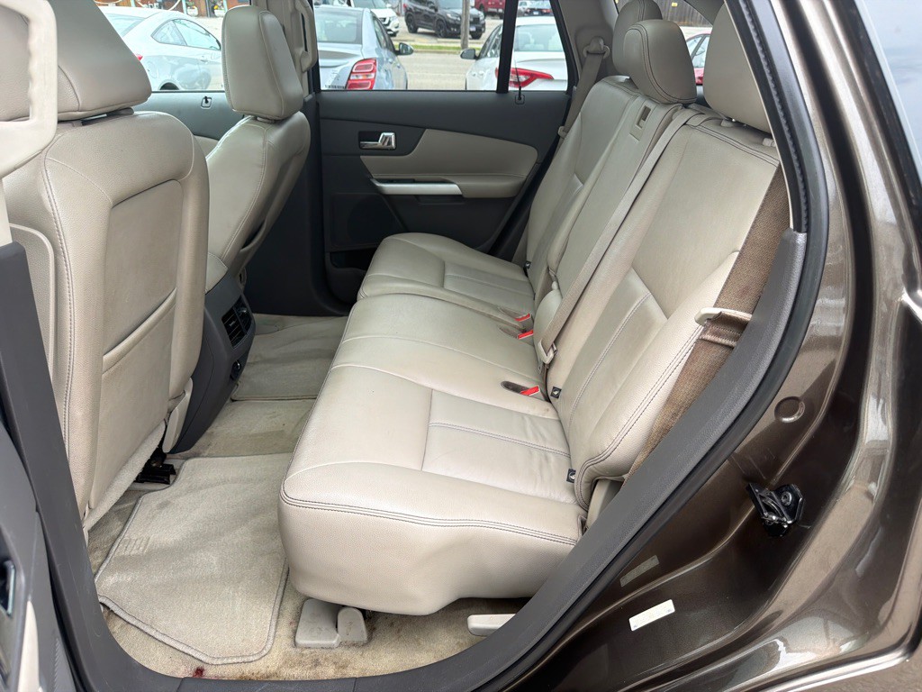 2011 Ford Edge Image 11