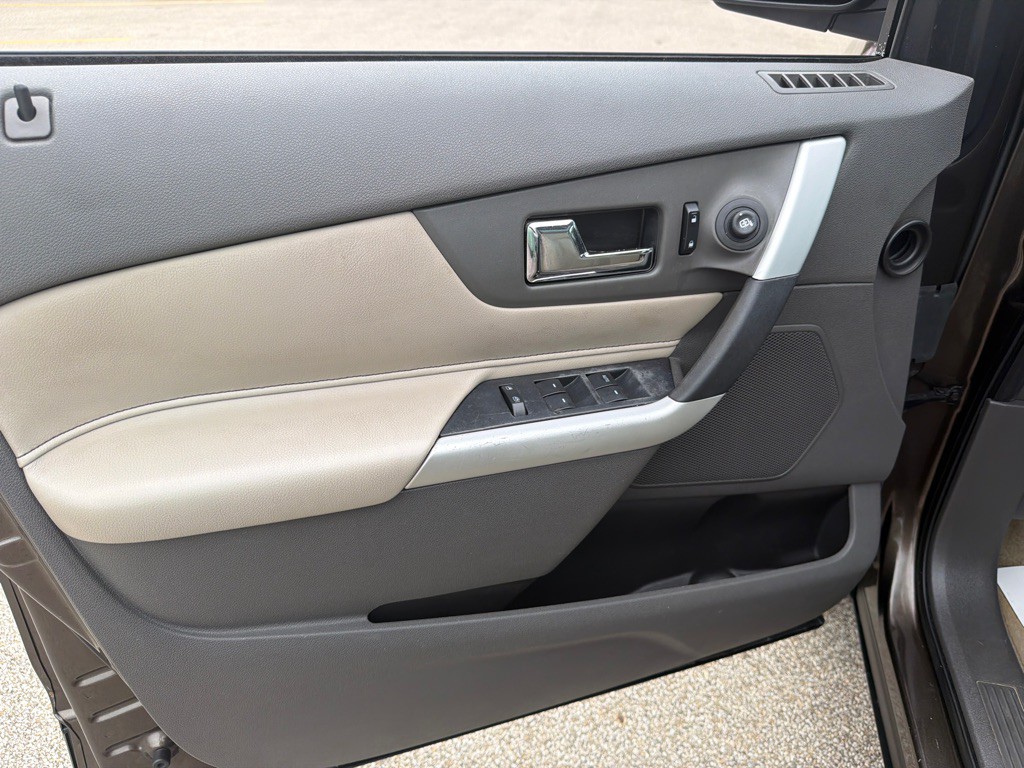 2011 Ford Edge Image 13