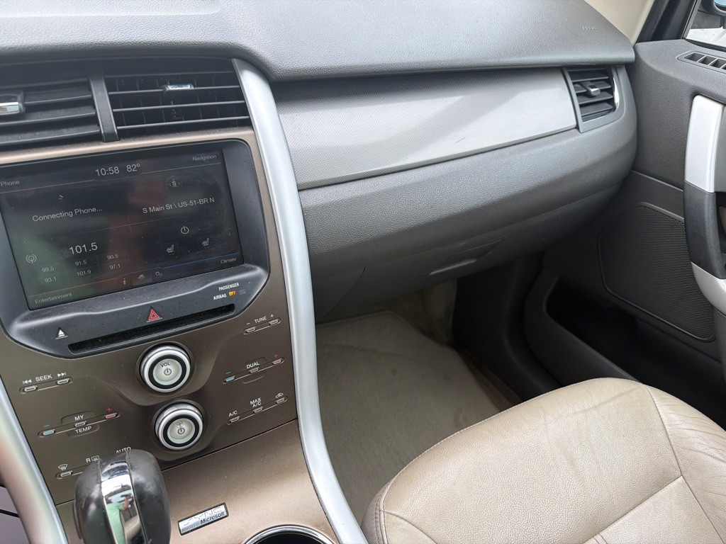 2011 Ford Edge Image 16