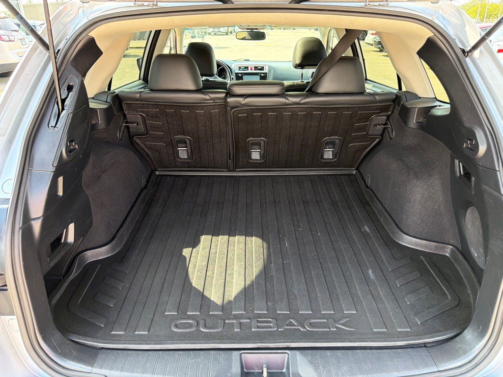 2015 Subaru Outback Image 12