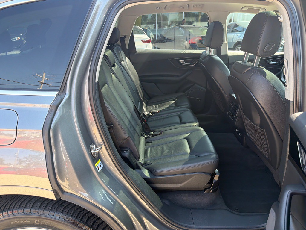 2018 Audi Q7 Image 11