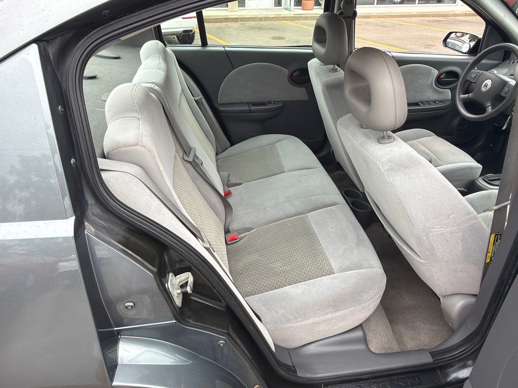2006 Saturn ION Image 10