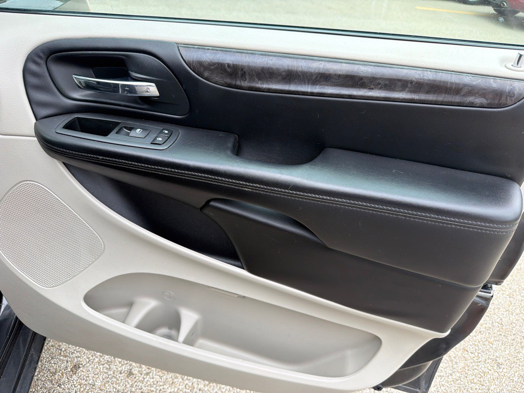 2012 Dodge Grand Caravan Image 9