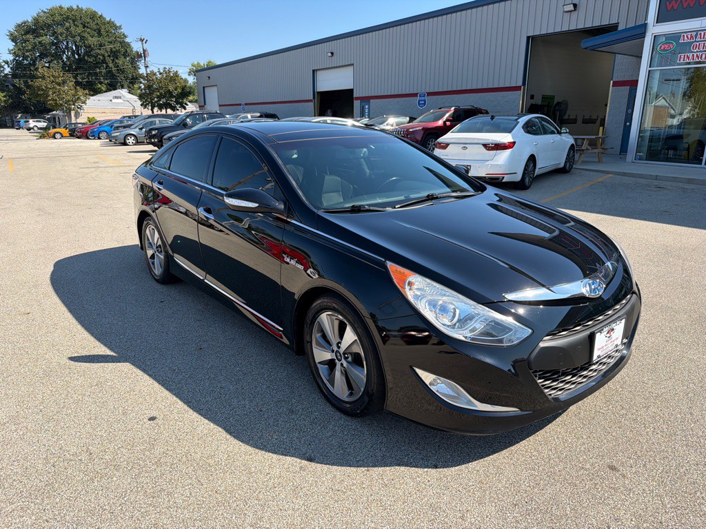 2011 Hyundai Sonata Image 2