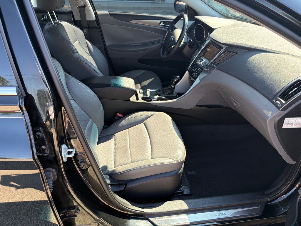 2011 Hyundai Sonata Image 9
