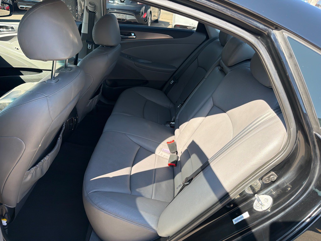 2011 Hyundai Sonata Image 12