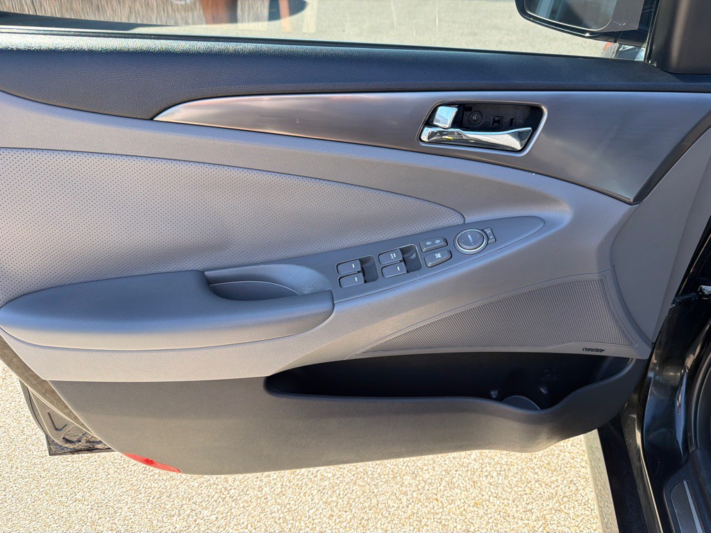 2011 Hyundai Sonata Image 14