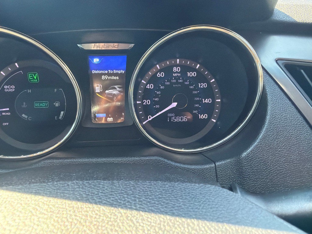 2011 Hyundai Sonata Image 16