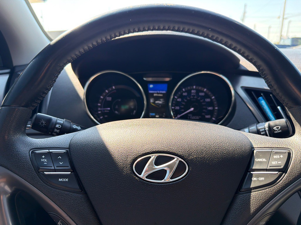 2011 Hyundai Sonata Image 17