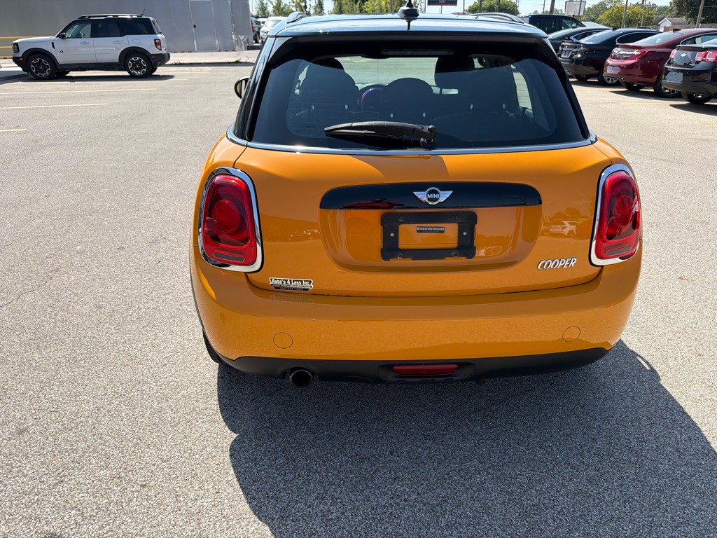 2016 MINI Cooper Image 8
