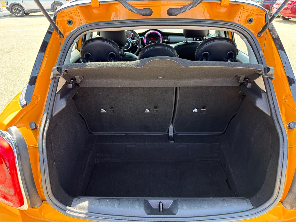 2016 MINI Cooper Image 12