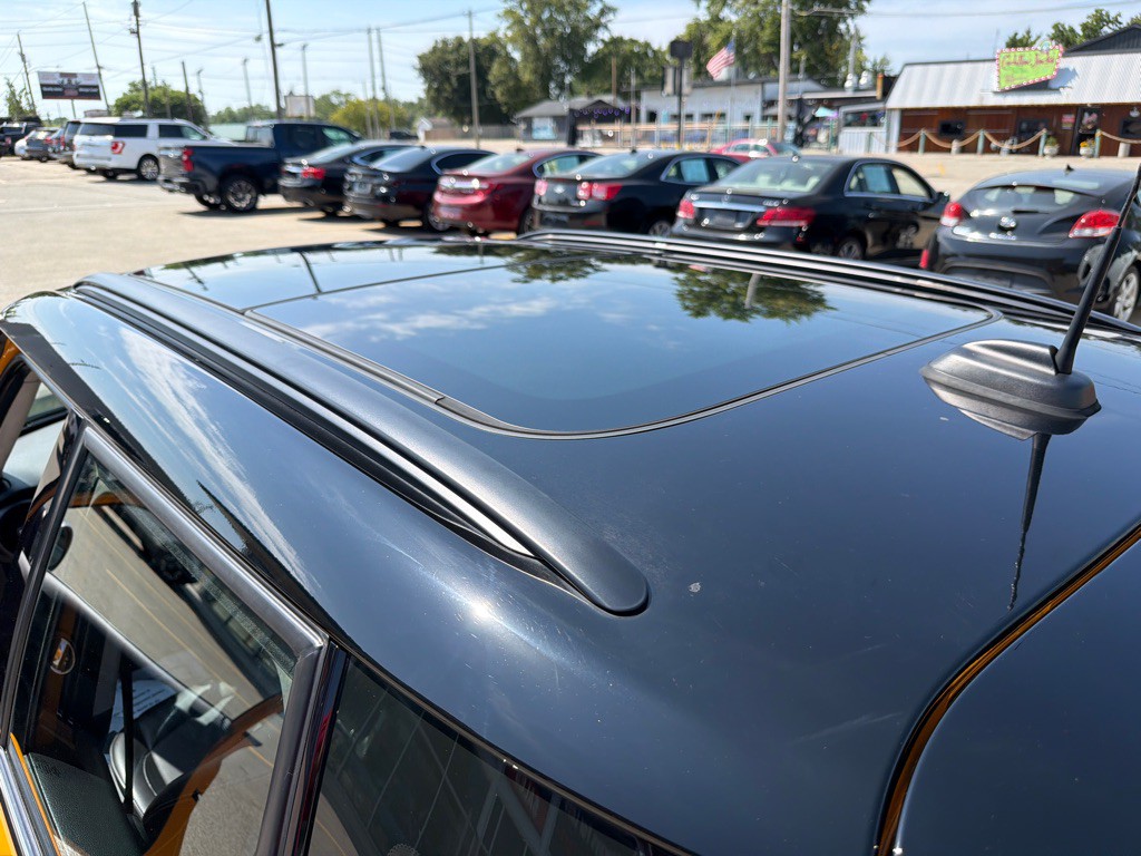 2016 MINI Cooper Image 15