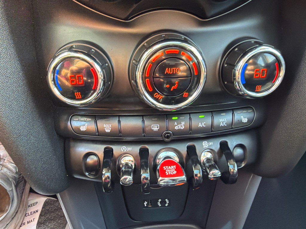 2016 MINI Cooper Image 20
