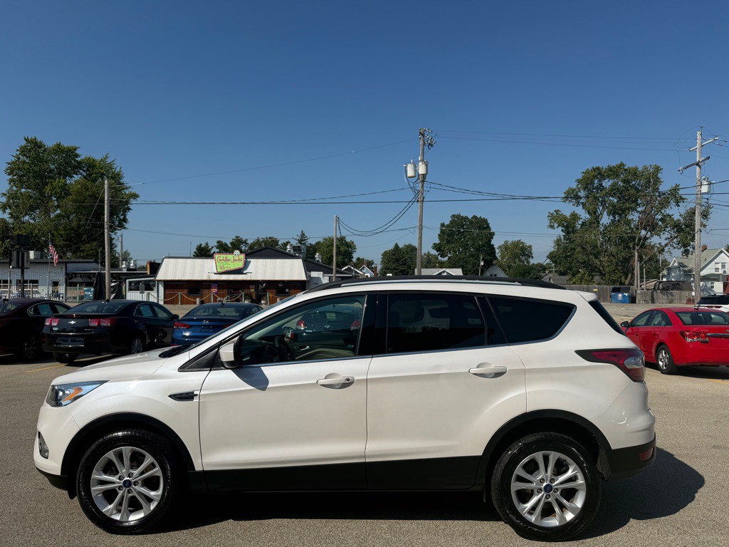 2017 Ford Escape Image 2