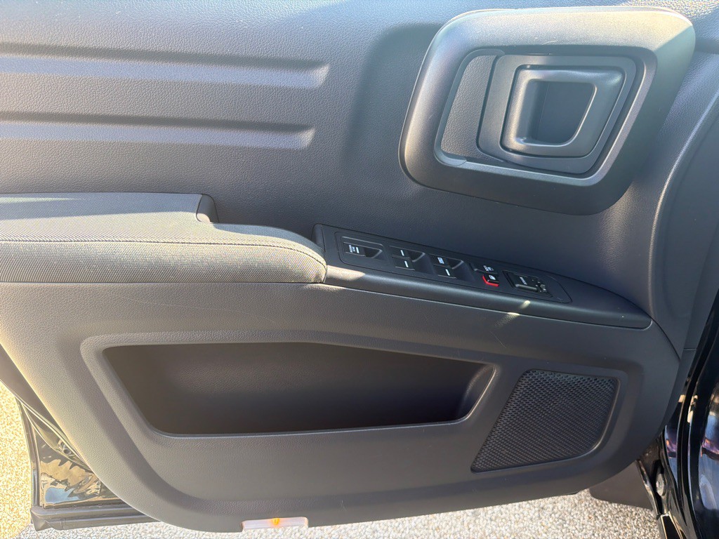 2014 Honda Ridgeline Image 15
