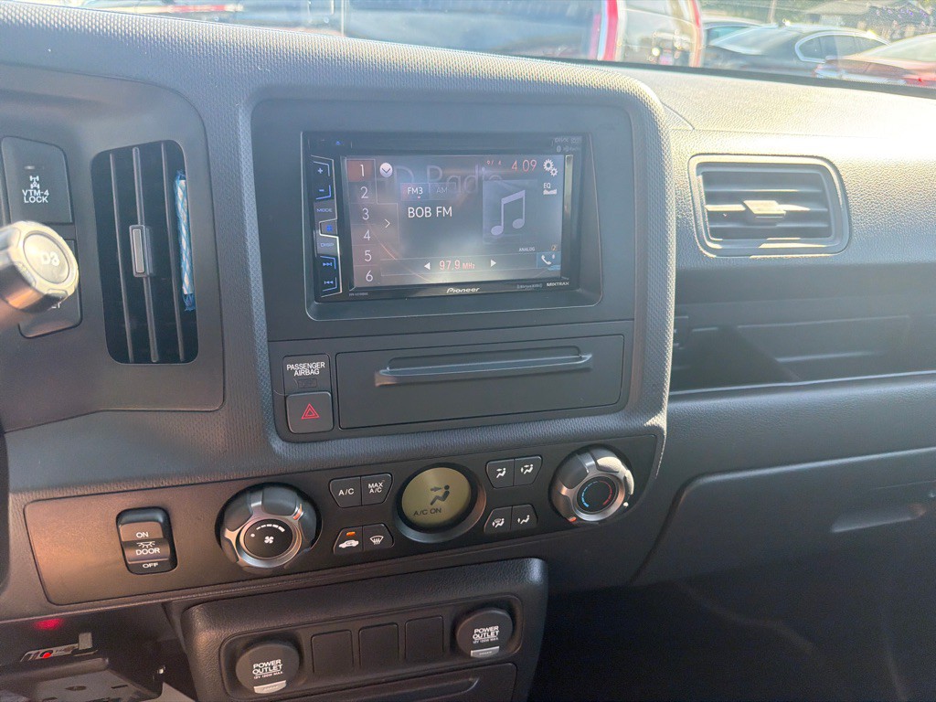 2014 Honda Ridgeline Image 20