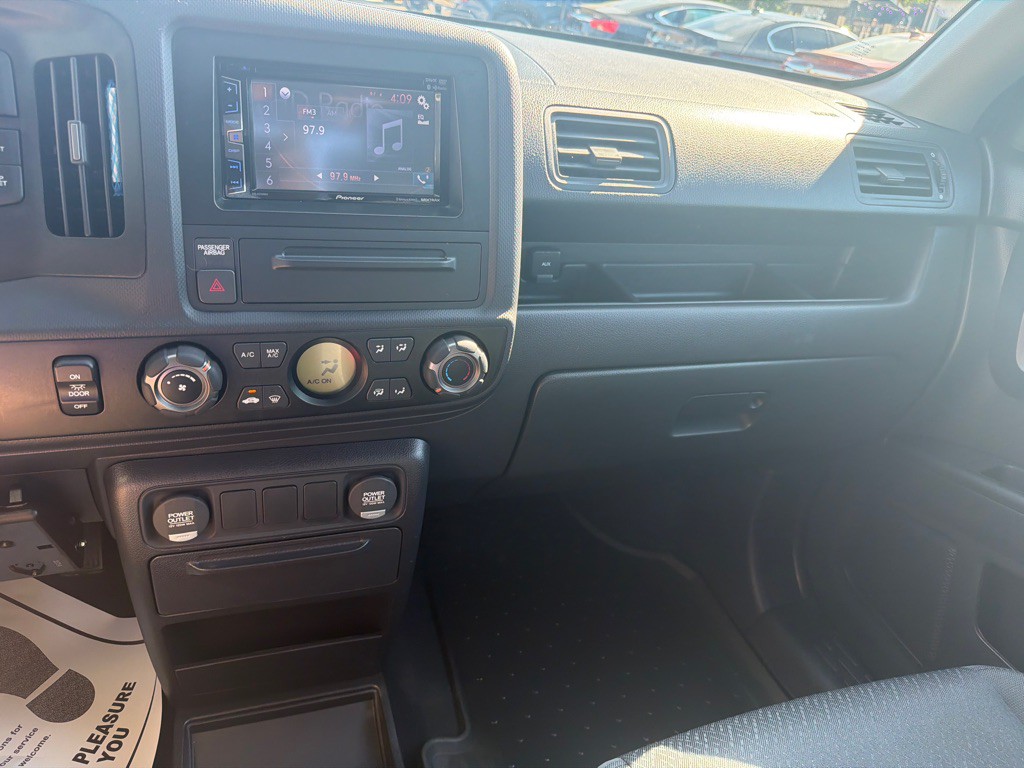 2014 Honda Ridgeline Image 21