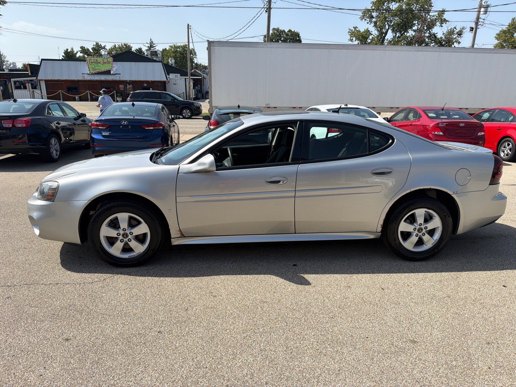 2006 Pontiac Grand Prix Image 5