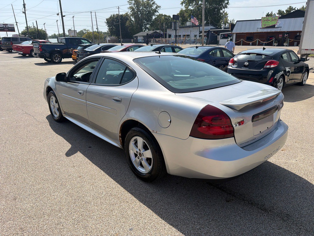 2006 Pontiac Grand Prix Image 6