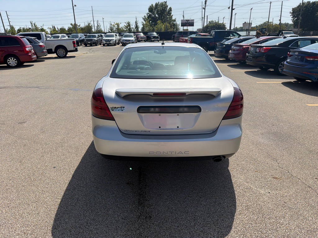 2006 Pontiac Grand Prix Image 7