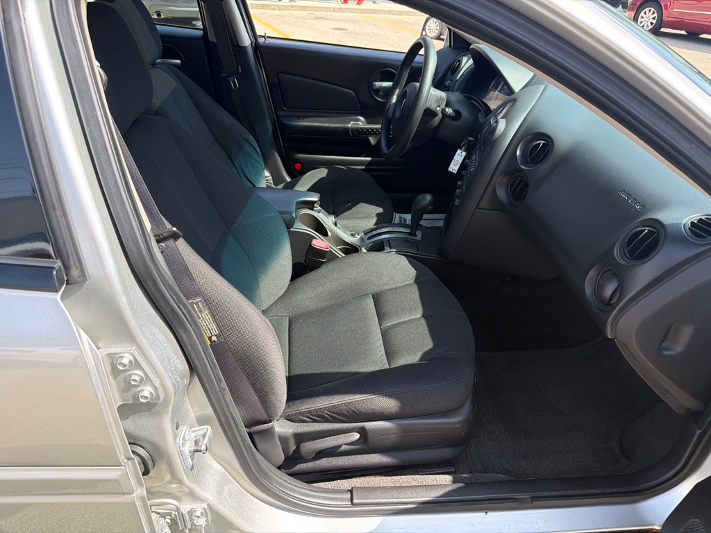 2006 Pontiac Grand Prix Image 9
