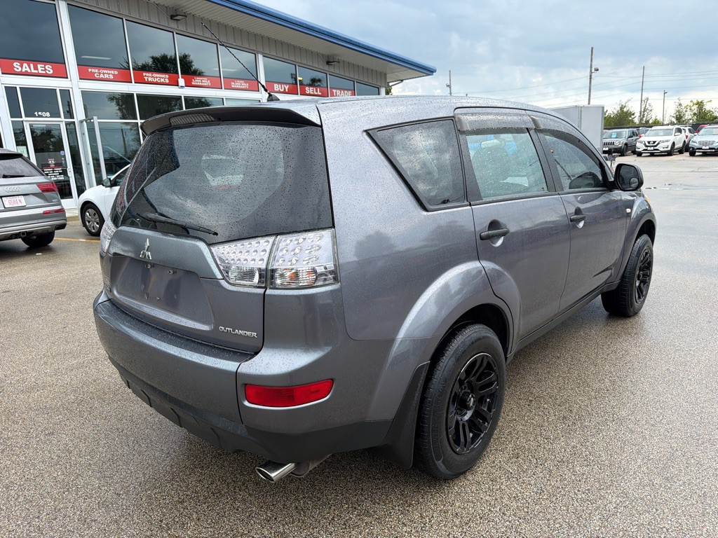 2008 Mitsubishi Outlander Image 8