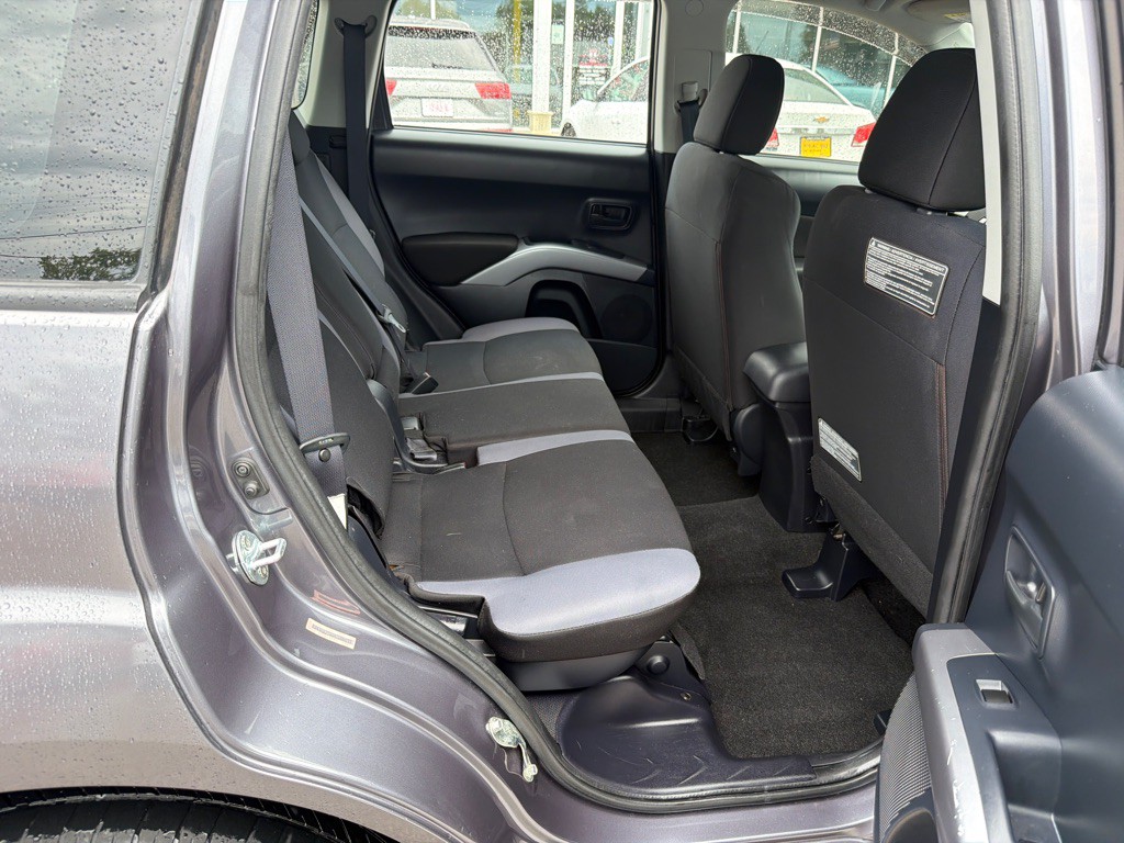 2008 Mitsubishi Outlander Image 10