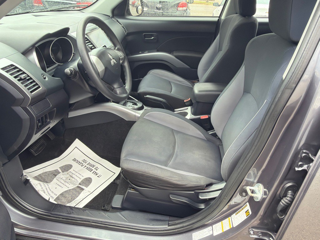 2008 Mitsubishi Outlander Image 13