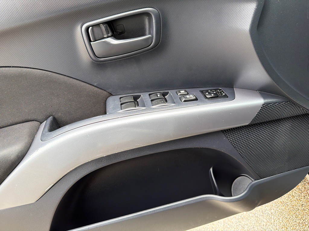 2008 Mitsubishi Outlander Image 14