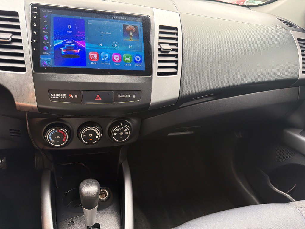 2008 Mitsubishi Outlander Image 18