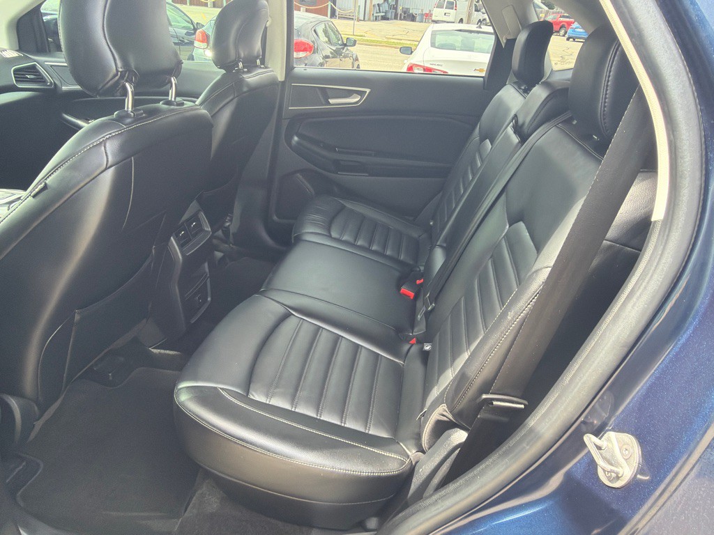 2017 Ford Edge Image 12