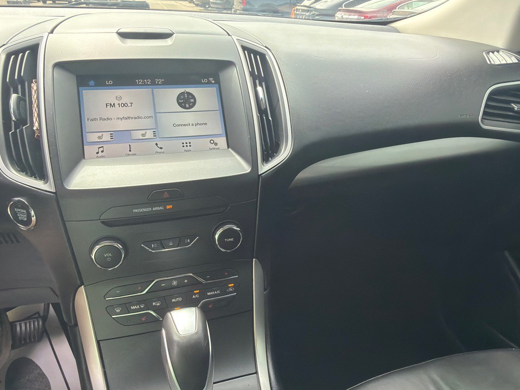 2017 Ford Edge Image 17