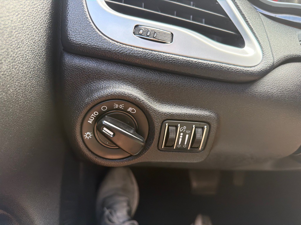 2014 Dodge Dart Image 17
