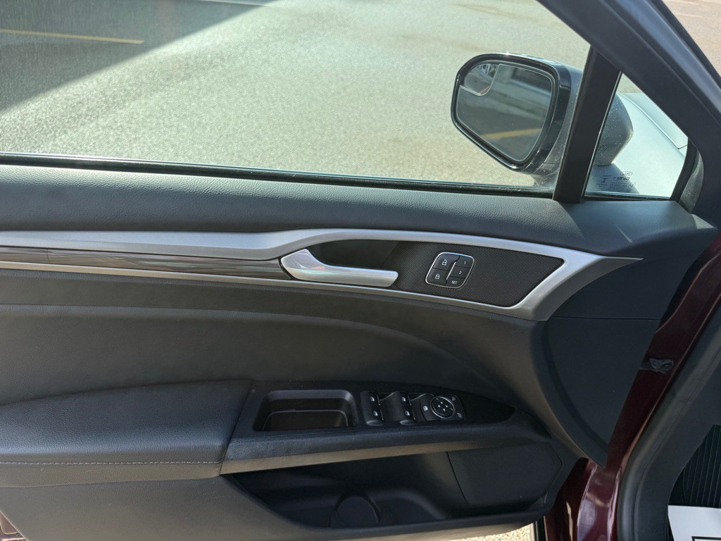 2017 Ford Fusion Image 32