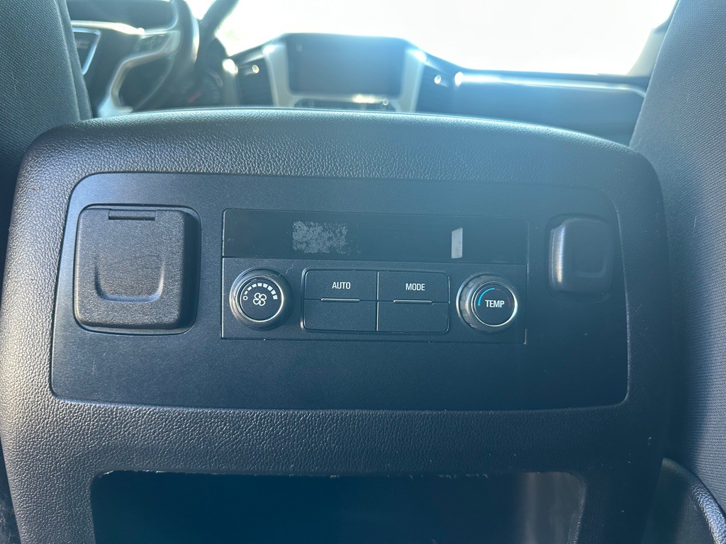 2015 GMC Yukon Image 13