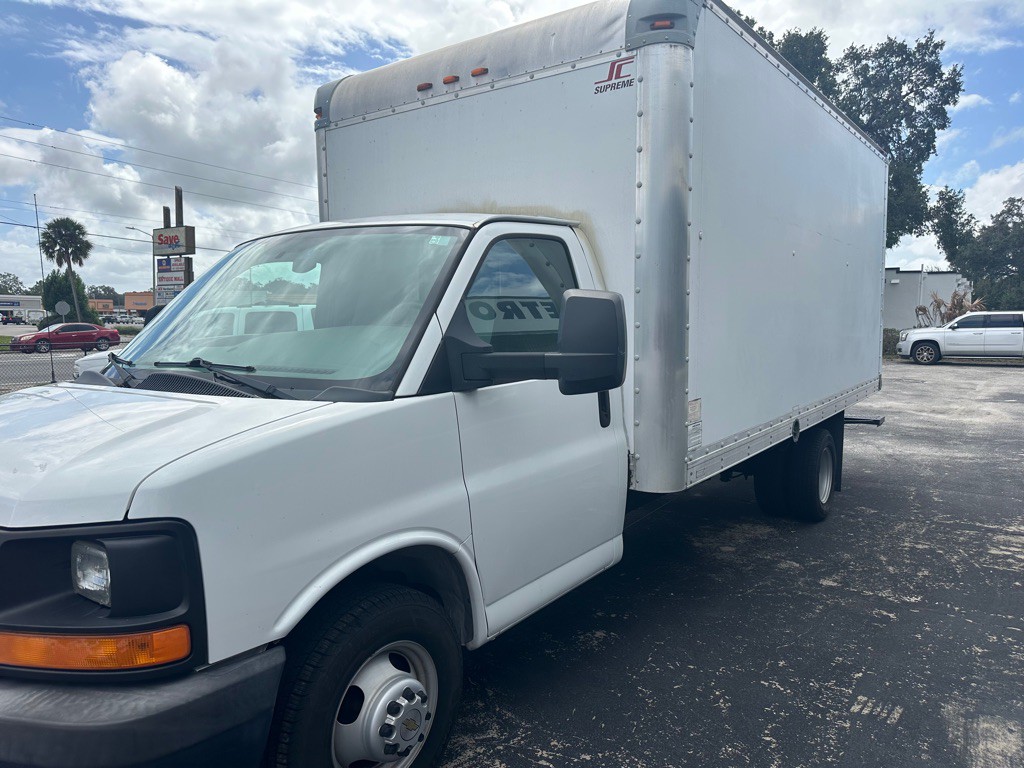 2013 Chevrolet Express Image 5