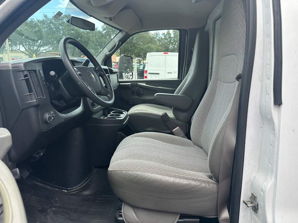 2013 Chevrolet Express Image 10