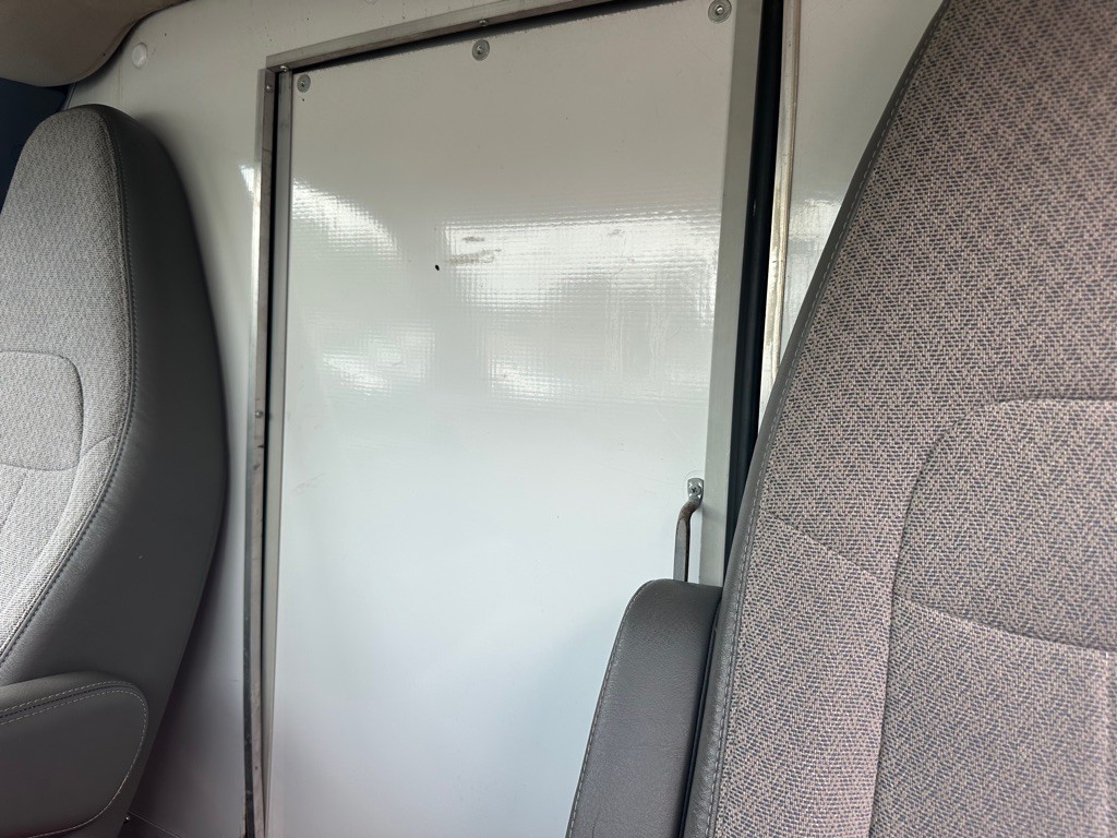 2013 Chevrolet Express Image 11