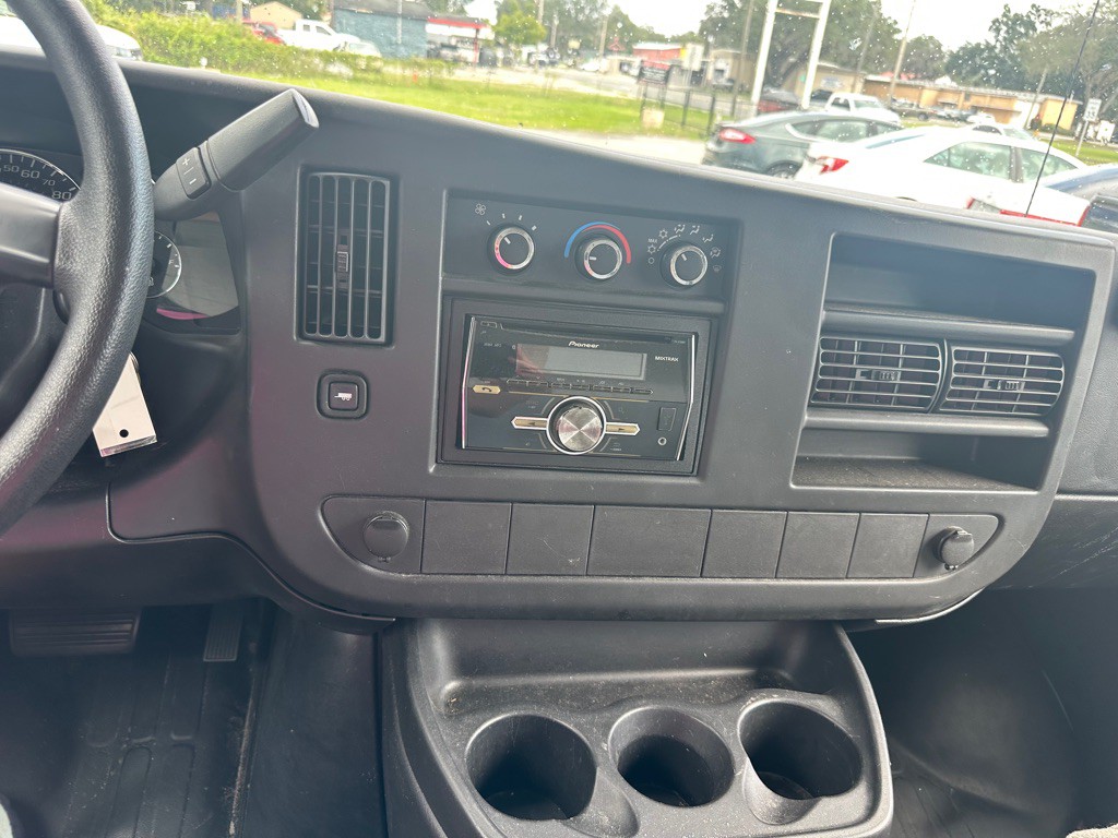 2013 Chevrolet Express Image 13