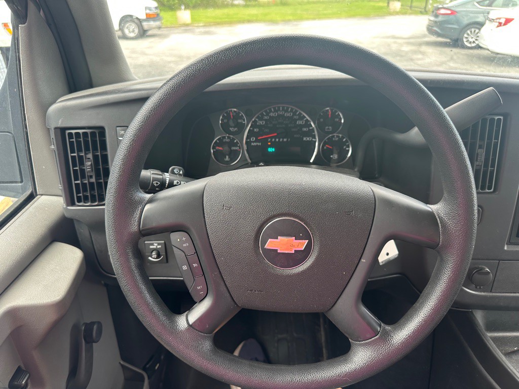 2013 Chevrolet Express Image 15