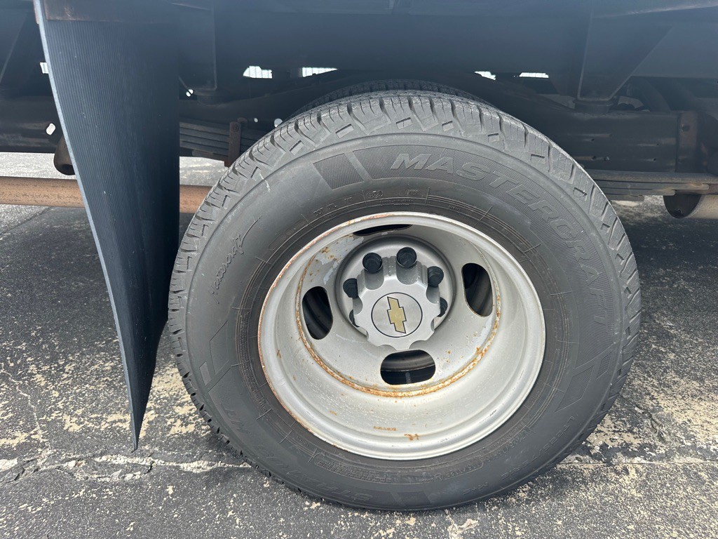 2013 Chevrolet Express Image 18