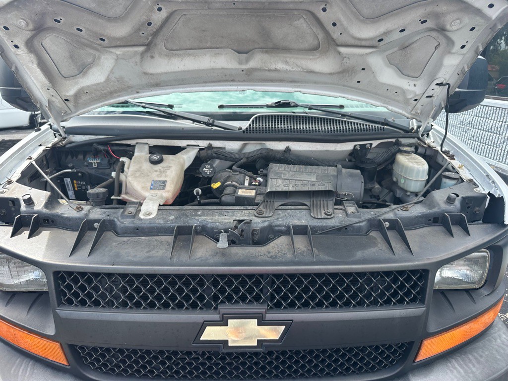 2013 Chevrolet Express Image 21