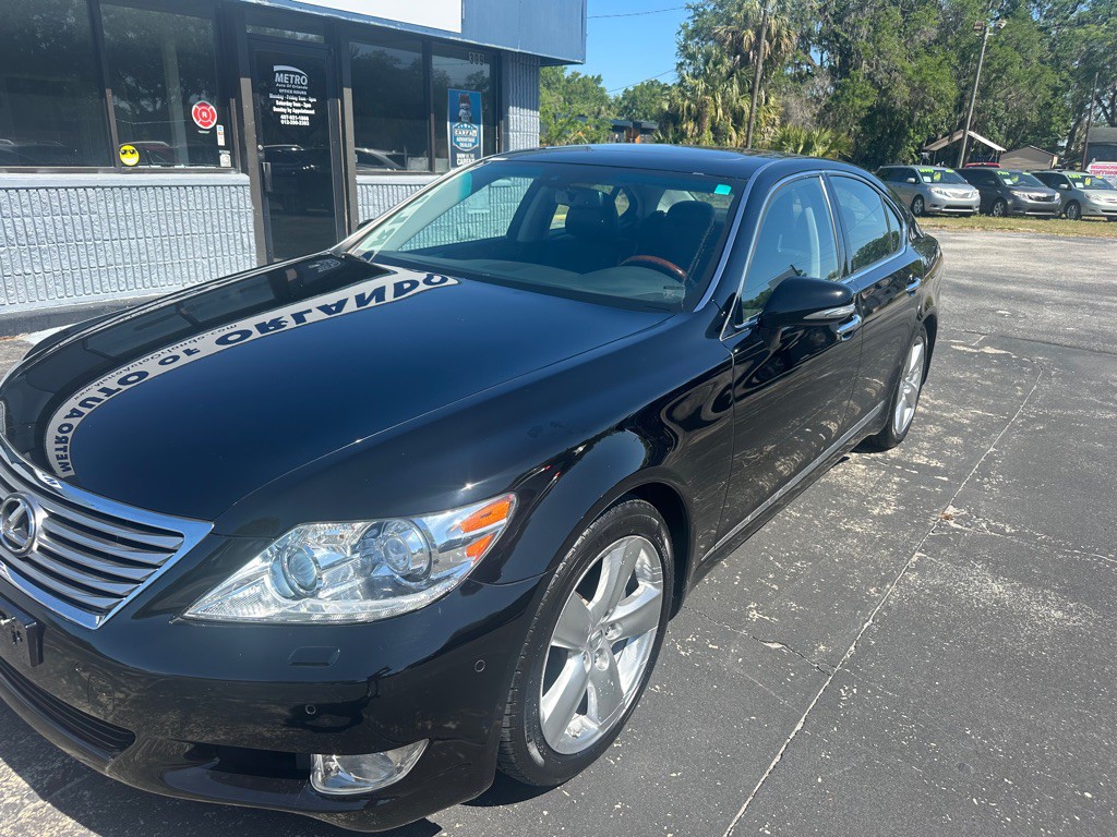 2010 Lexus LS Image 3