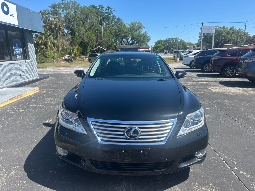 2010 Lexus LS Image 4
