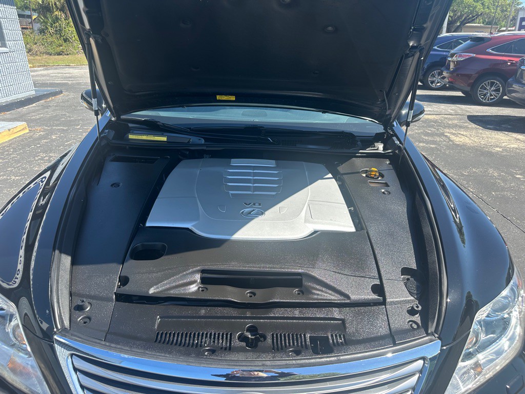 2010 Lexus LS Image 25