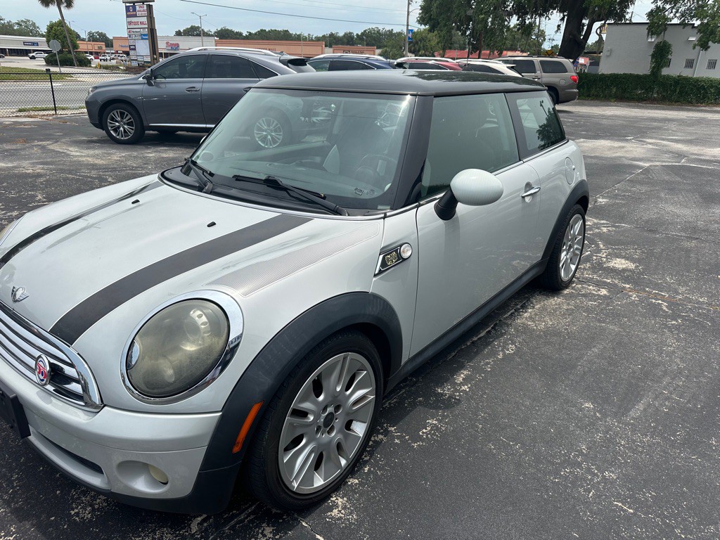 2010 MINI Cooper Image 5